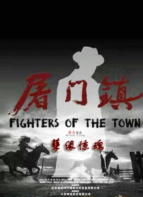 照片中，“艾米丽”莉莉·柯林斯与剧中好闺蜜阿什利·朴亲密相拥，开怀大笑，主创们的大合影也十分融洽有爱。